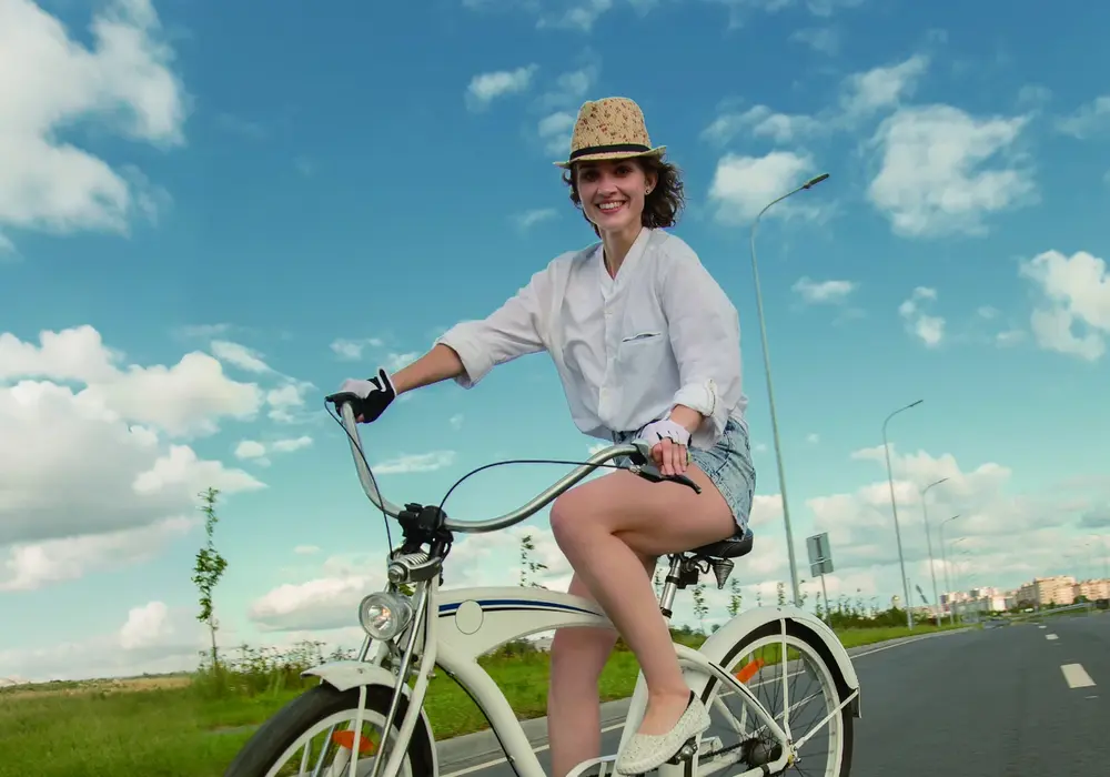 Urban eBike riding scene for eCity and compact city OEM programs